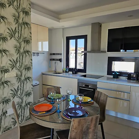 Zenia Apartment
